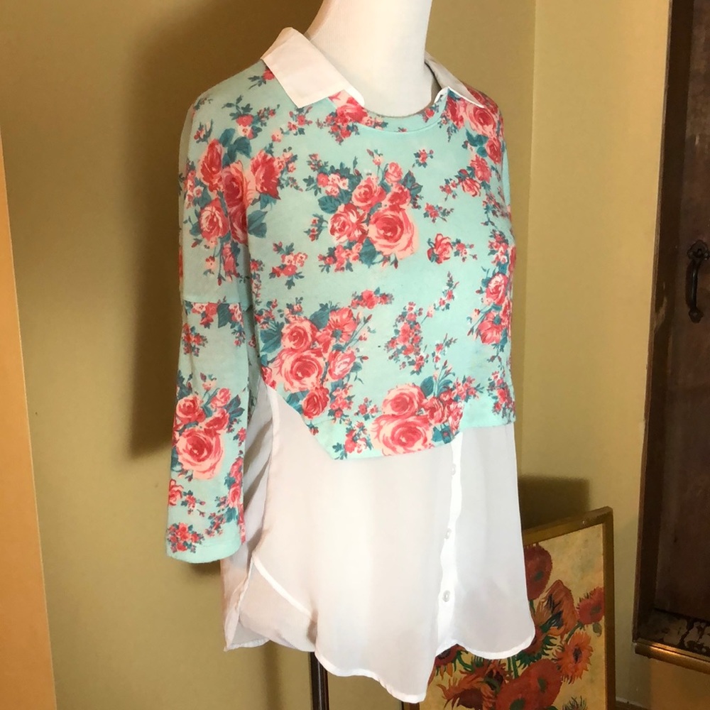 DEB sz MEDIUM Floral Sweater/Button Front $68 NEW